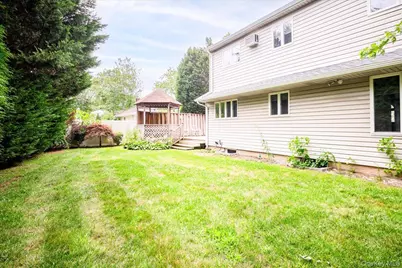10 Seneca Drive, Massapequa, NY 11758 - Photo 25