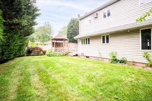 10 Seneca Dr, Massapequa, NY 11758 - Photo 25