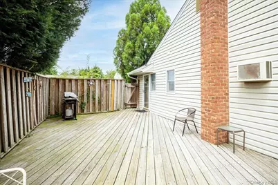 10 Seneca Drive, Massapequa, NY 11758 - Photo 23