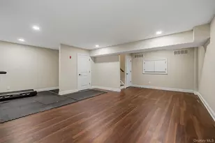 809 Fairway Ct, New Windsor, NY 12553 - Photo 33