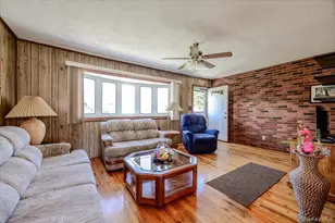 957 N Fulton Ave, Lindenhurst, NY 11757 - Photo 3