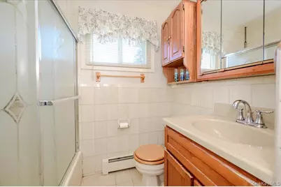 957 N Fulton Avenue, Lindenhurst, NY 11757 - Photo 7