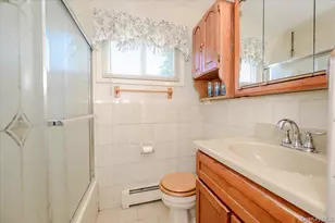 957 N Fulton Ave, Lindenhurst, NY 11757 - Photo 7