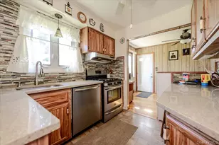 957 N Fulton Ave, Lindenhurst, NY 11757 - Photo 5