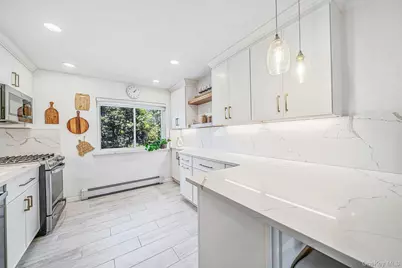 105 Prime Avenue #F4, Huntington, NY 11743 - Photo 3