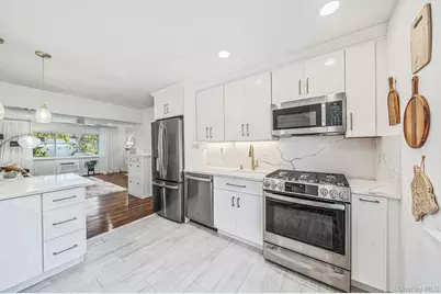 105 Prime Avenue #F4, Huntington, NY 11743 - Photo 5