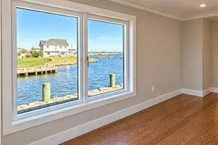 71 E Shore Dr, Babylon, NY 11702 - Photo 9