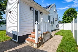 223 N Fulton Ave, Lindenhurst, NY 11757 - Photo 13