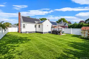 223 N Fulton Ave, Lindenhurst, NY 11757 - Photo 9