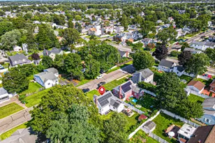 223 N Fulton Ave, Lindenhurst, NY 11757 - Photo 5