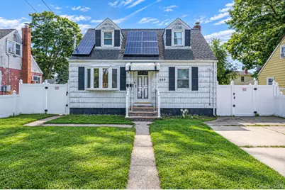 223 N Fulton Avenue, Lindenhurst, NY 11757 - Photo 7