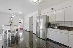 27 Driftwood Dr, Port Washington, NY 11050 - Photo 11