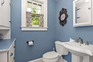 34 Kingsland Pl, Babylon, NY 11702 - Photo 13