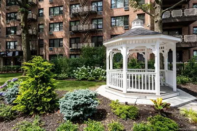 5 Birchwood Court #2-0, Mineola, NY 11501 - Photo 15