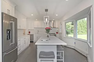 1950 Midlane, Muttontown, NY 11791 - Photo 11