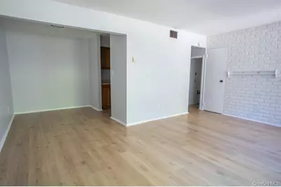 5 Ethan Allen Court, Ridge, NY 11961 - Photo 3