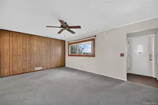 4 Oak Tree Ln, Huntington Station, NY 11746 - Photo 3