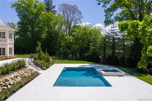 6 Foxwood Rd, Great Neck, NY 11024 - Photo 29