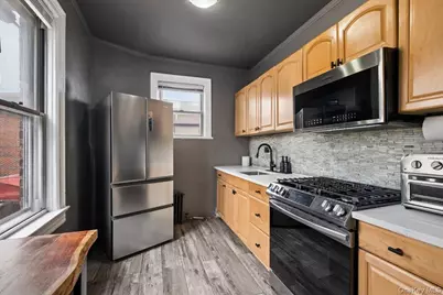 2760 Hering Avenue, Bronx, NY 10469 - Photo 7