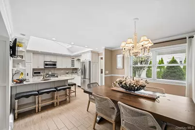 301 Vernon Street, Dix Hills, NY 11746 - Photo 5