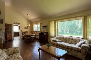 411 Cornwell Ave, Malverne, NY 11565 - Photo 5
