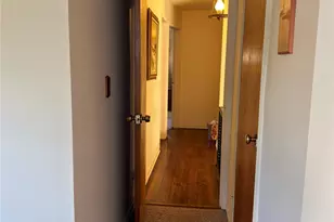 411 Cornwell Ave, Malverne, NY 11565 - Photo 11