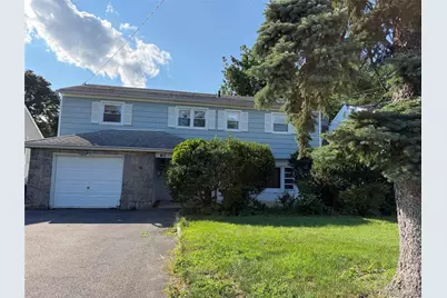 411 Cornwell Avenue, Malverne, NY 11565 - Photo 1