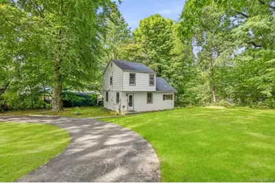 16 Cottage Avenue, Nanuet, NY 10954 - Photo 1