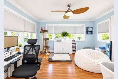 72 S Penataquit Avenue, Bay Shore, NY 11706 - Photo 23