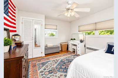 72 S Penataquit Avenue, Bay Shore, NY 11706 - Photo 21