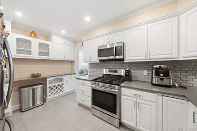 197 Saint Johns Avenue, Yonkers, NY 10704 - Photo 15