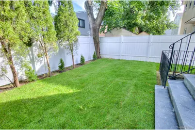 15B Mohegan Avenue, Port Washington, NY 11050 - Photo 37