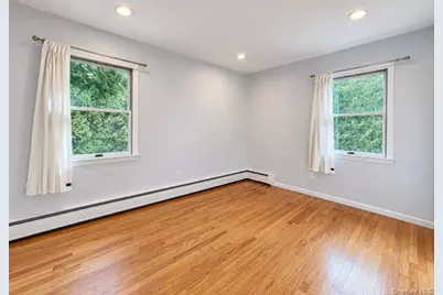 1026 Washington Avenue, West Islip, NY 11795 - Photo 9