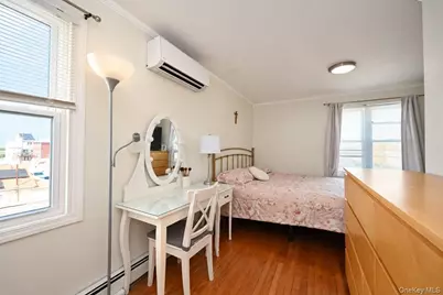108 E 6th Road, Broad Channel, NY 11693 - Photo 11