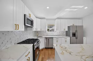 33 Carol St, West Hempstead, NY 11552 - Photo 9