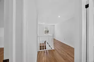 33 Carol St, West Hempstead, NY 11552 - Photo 17
