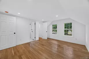 33 Carol St, West Hempstead, NY 11552 - Photo 19