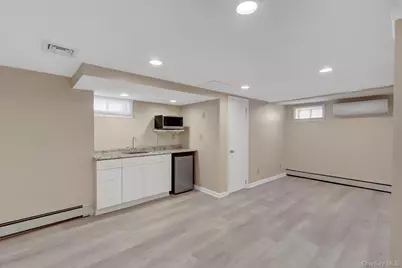 148 S Dean Street, Hicksville, NY 11801 - Photo 25