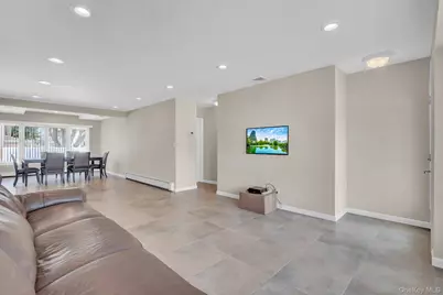148 S Dean Street, Hicksville, NY 11801 - Photo 7