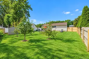 143 Stuyvesant Dr, Port Jefferson Station, NY 11776 - Photo 5