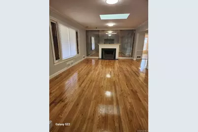 8 Brampton Lane, Great Neck, NY 11023 - Photo 7