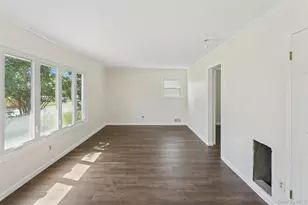 597 Old Country Rd, Deer Park, NY 11729 - Photo 15