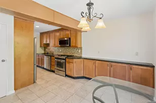 597 Old Country Rd, Deer Park, NY 11729 - Photo 11