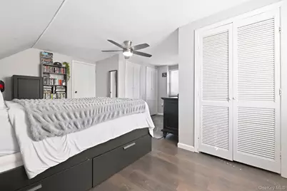 293 Roosevelt Avenue, Freeport, NY 11520 - Photo 19