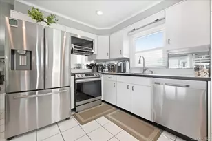 293 Roosevelt Ave, Freeport, NY 11520 - Photo 9