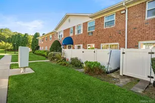 460 Old Town Rd, Port Jefferson Station, NY 11776 - Photo 7