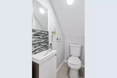 8818 201st Street, Hollis, NY 11423 - Photo 21