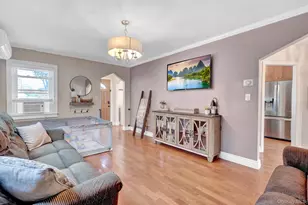 410 Clive Pl, Oceanside, NY 11572 - Photo 5