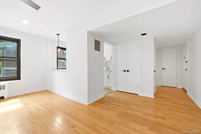 13 Terrace Circle #2B, Great Neck, NY 11021 - Photo 11