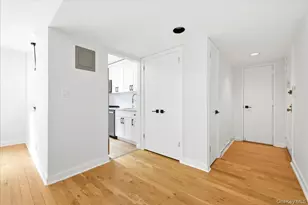 13 Terrace Cir, Great Neck, NY 11021 - Photo 3